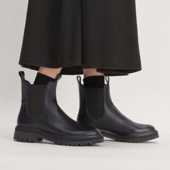 EVERLANE The Lug Chelsea Boot Black Leather Pull On Stretch Ankle Size 9 NEW - Picture 3 of 6